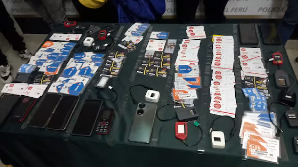 Incautan mil tarjetas SIMS y detienen a once personas en Huancayo
